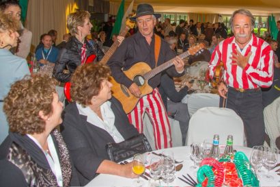 Das Zelt – Tour