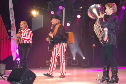 Das Zelt – Tour